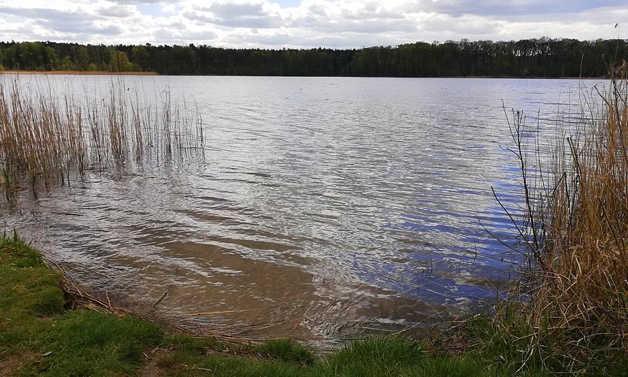 Woda dziś wzburzona, Jezioro Lusowskie
