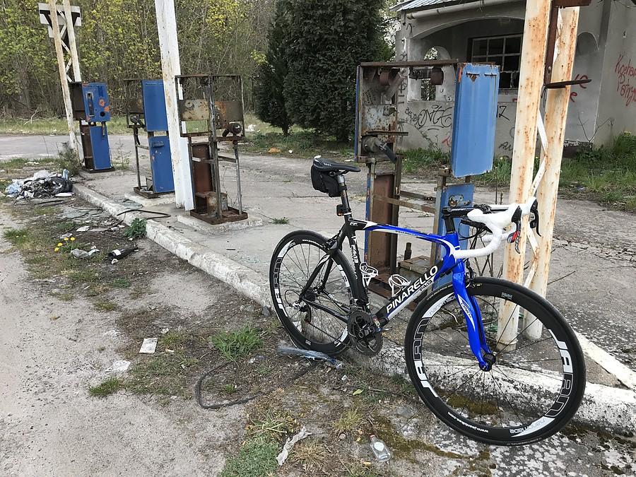 opuszczona stacja paliw na trasie Trzcianka - Czarnków