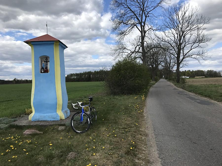 Kapliczka w Mielęcinie