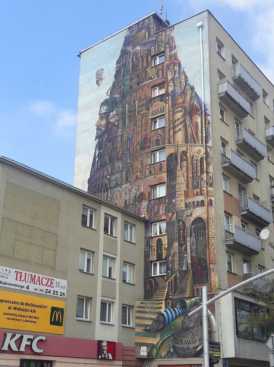 "Wieża Babel" na Placu Biegańskiego.