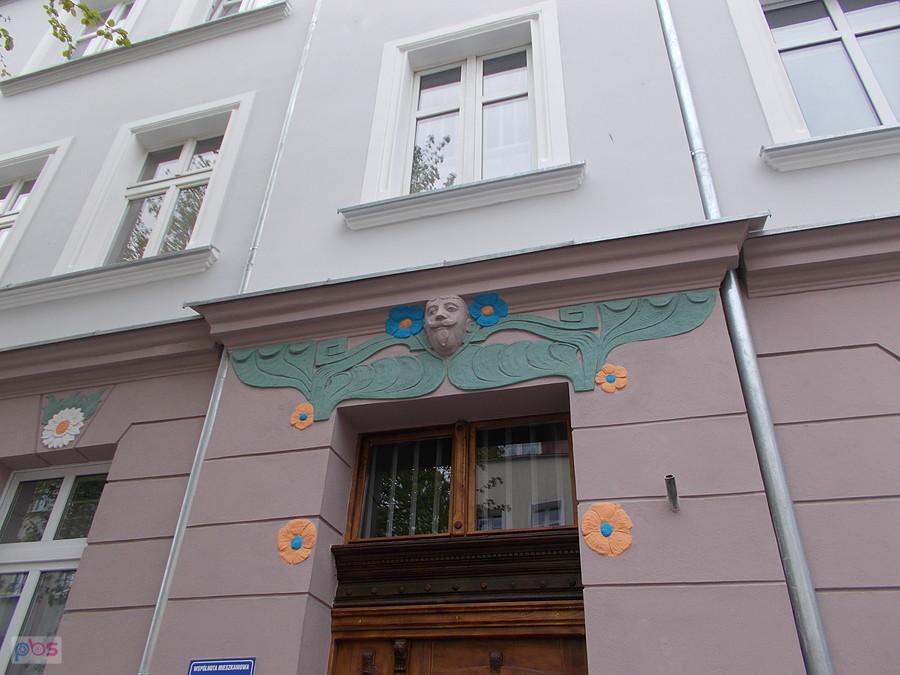 Fronton lub jak kto woli fasada pewnej kamienicy