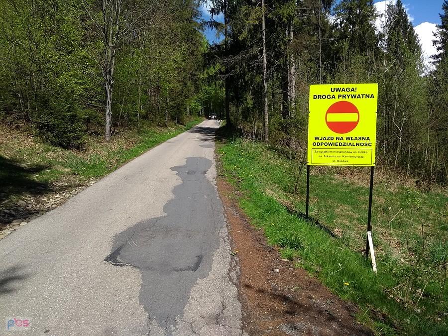Dziwny znak przy drodze na Bukową