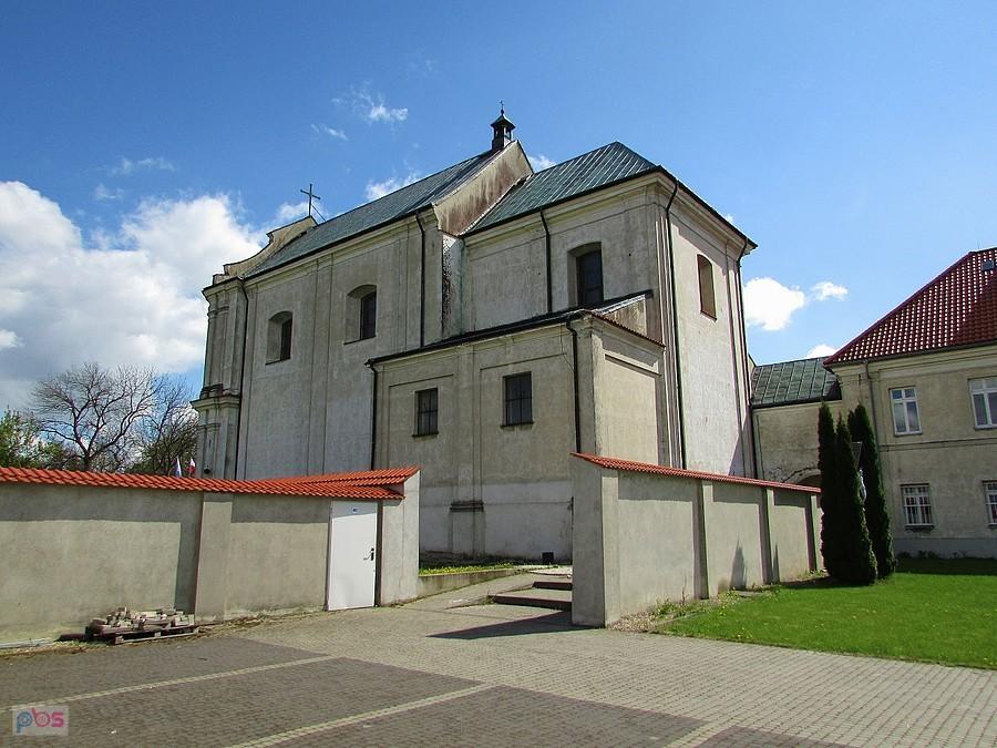 Łęczeszyce - kościół od strony klasztoru