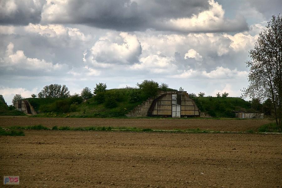 hangary na lotnisku