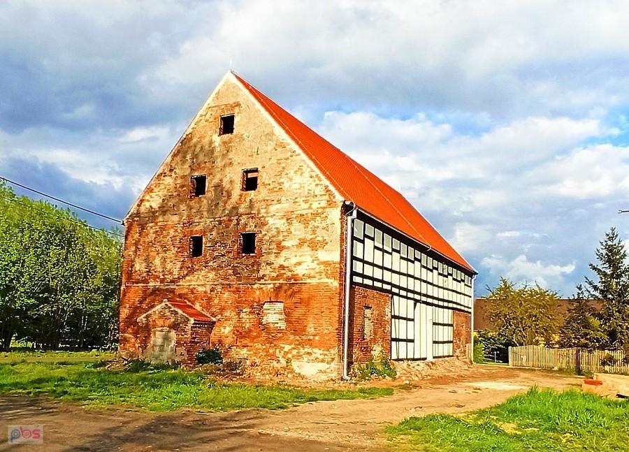 Szachulcowy spichlerz w Droglowicach