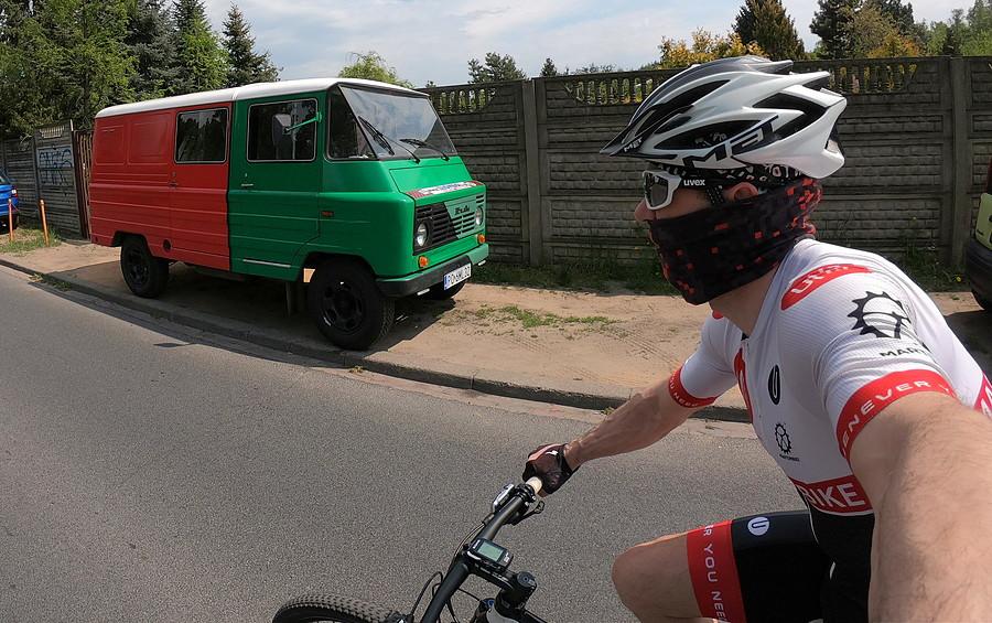 A jakże fajne malowanie tego zadbanego Żuka :)