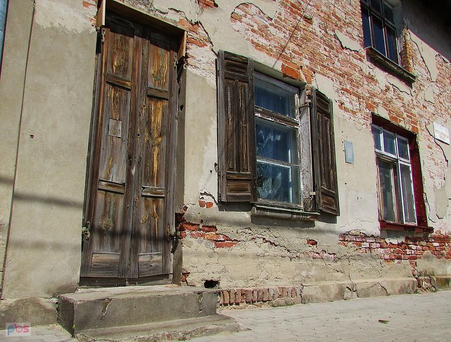 Parysów - urzekła mnie ta stolarka wyprana przez deszcze