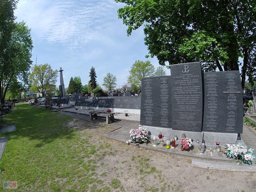 Cmentarz w Łazach