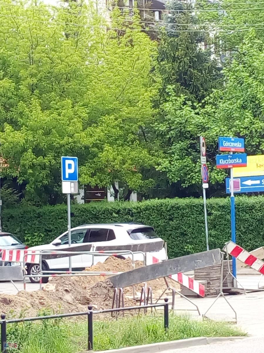 Już wiem, dlaczego rower zniknął po ponad dwóch latach w stojaku. To nie właściciel sobie przypomniał, tylko fachowcy kopią rów..