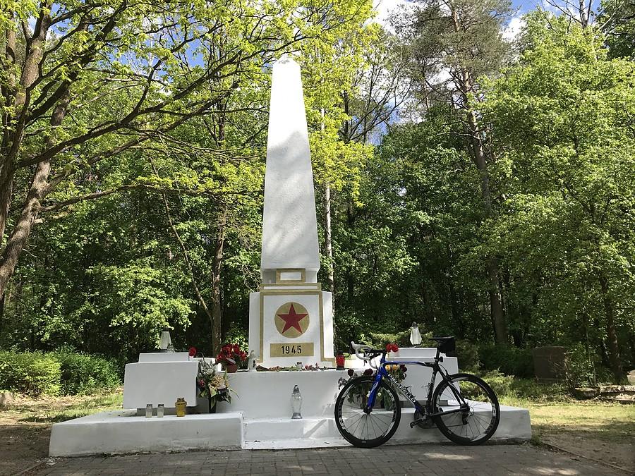 Piła-Leszków - cmentarz wojenny z okresu II wojny światowej