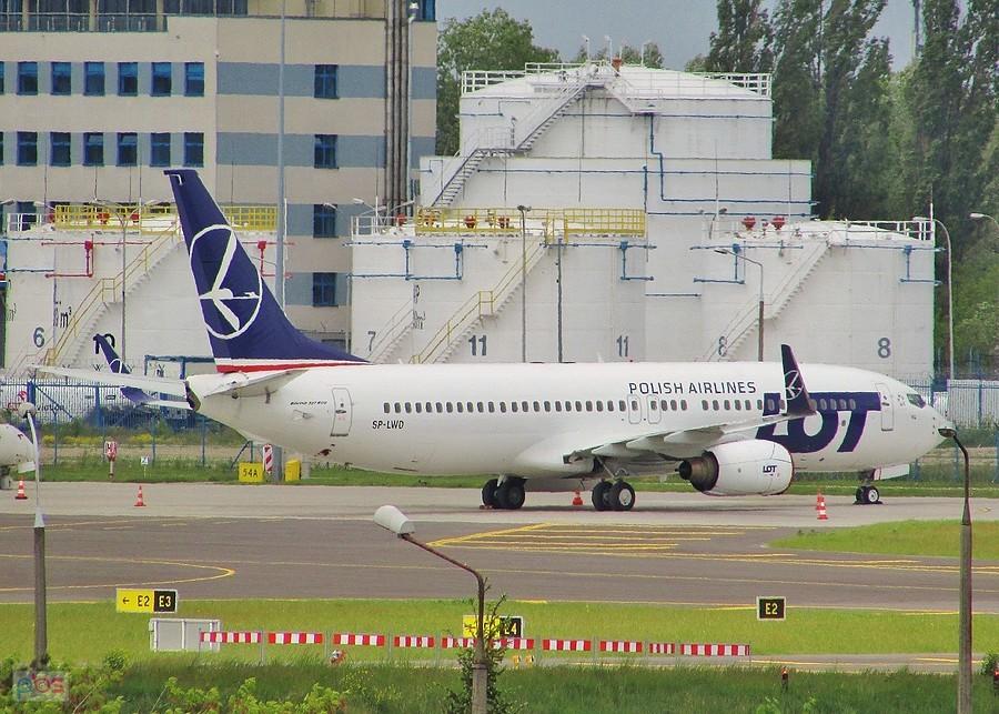 Boeing 737 LOT