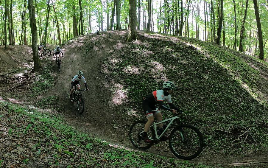 W Puszczy Zielonce nie spodziewałem się zabawy MTB w takim fajnie wyprofilowanym miejscu