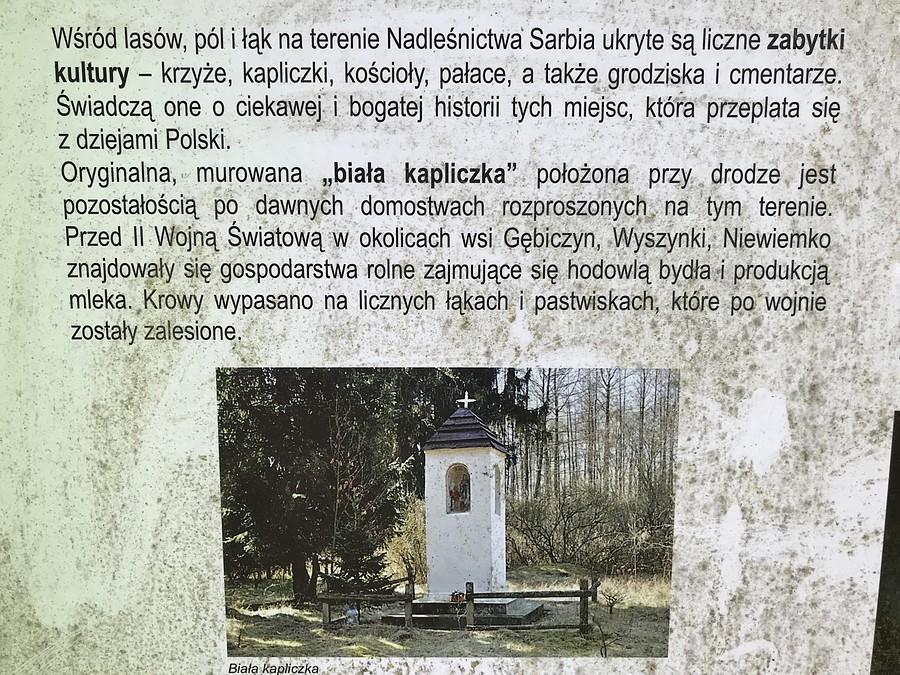 Biała kapliczka