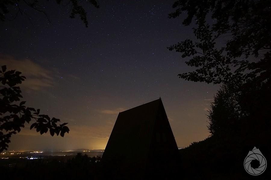 jakiś dom na Brzance pod gwiazdami