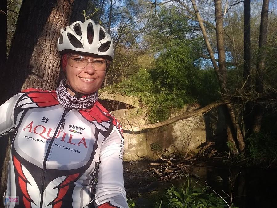 Rowerzystka na wycieczce