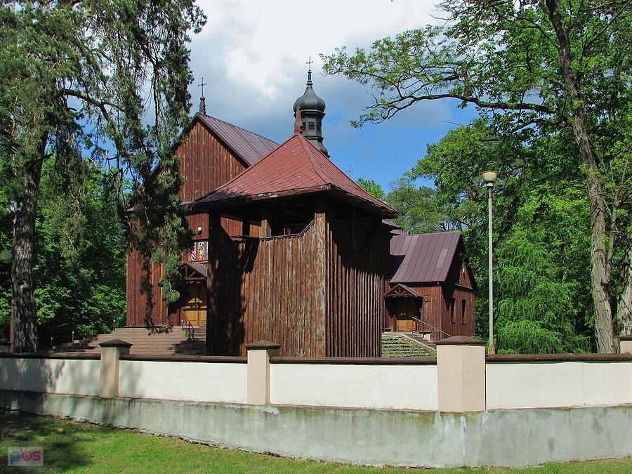 Lutkówka - to przede wszystkim piękny drewniany kościółek
