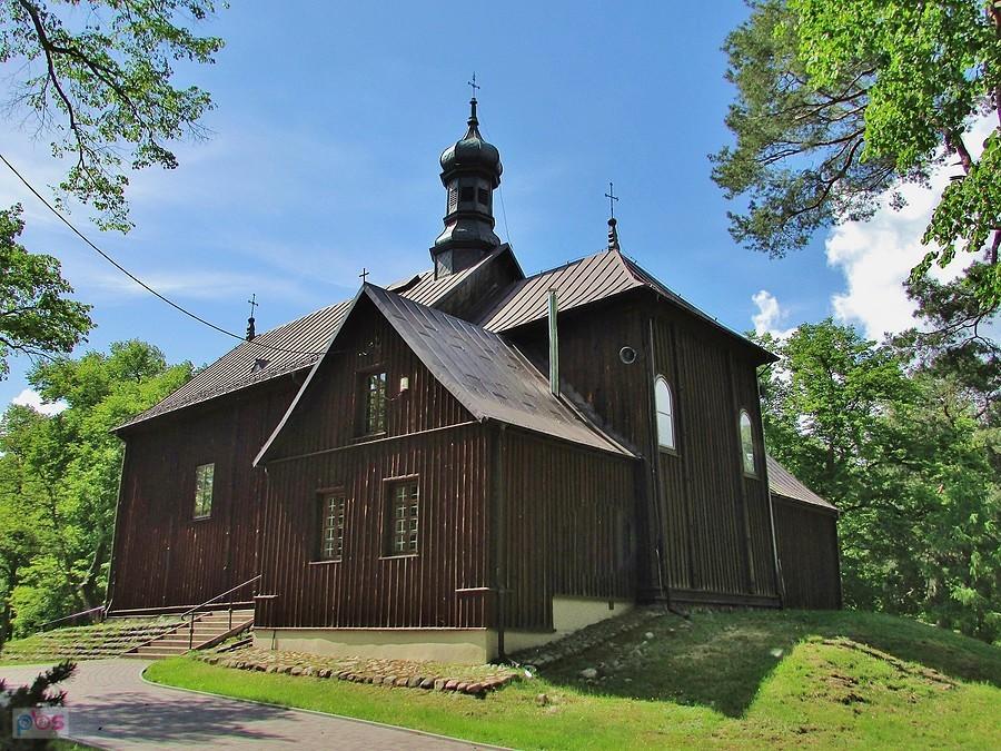 Kościół w Lutkówce od strony prezbiterium