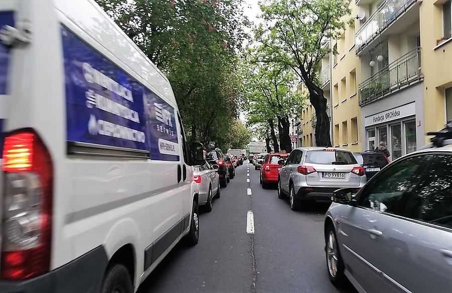 Korki już klasyczne, trzeba sobie jakoś radzić, Poznań