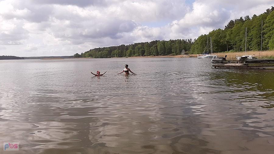 Poranna kąpiel w Jezioraku