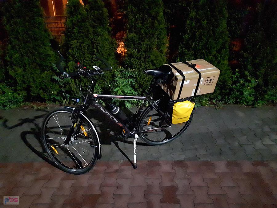 Gabaryt na bagażniku w drodze powrotnej - ujęcie w Poraju.