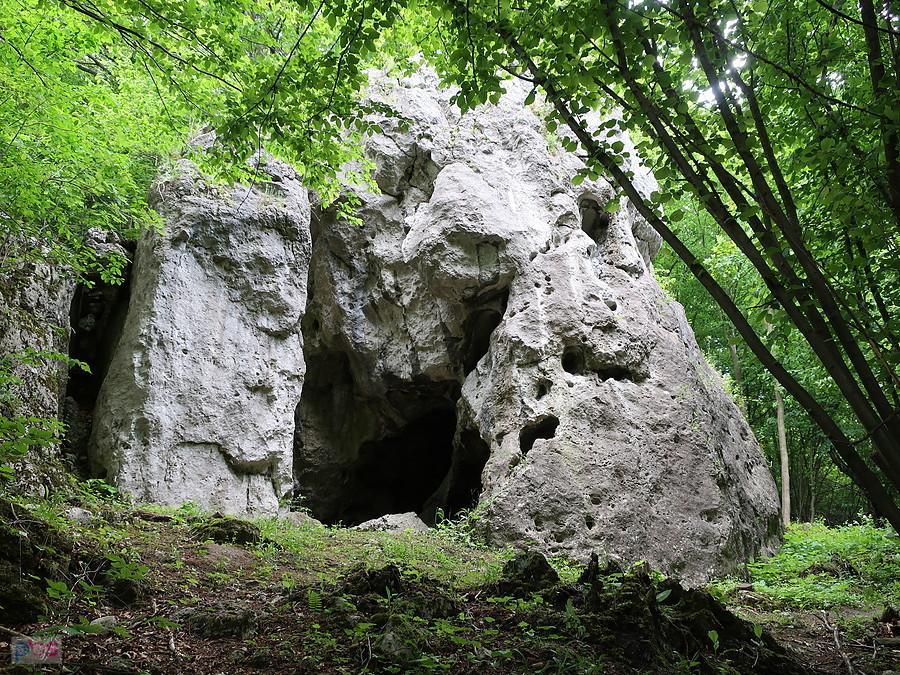 Schronisko w skale Biały Murek