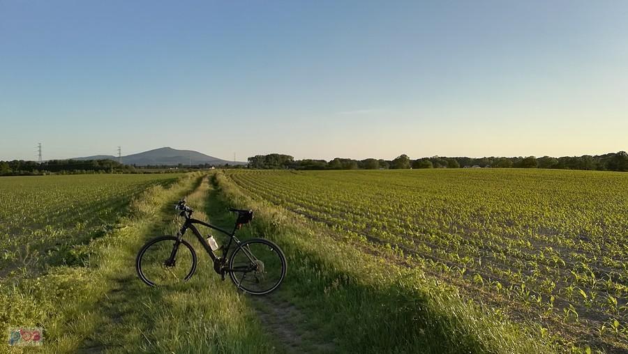 Bikefoto na tle Ślęży