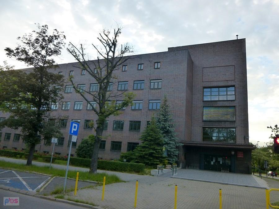 ul. 1 Maja, Zabrze - "tegiet" połaczony z komendą Policji