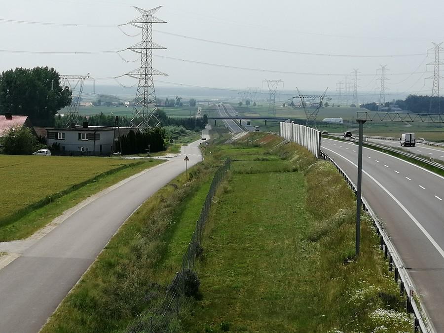 Ujęcie z przejazdu nad autostradą.