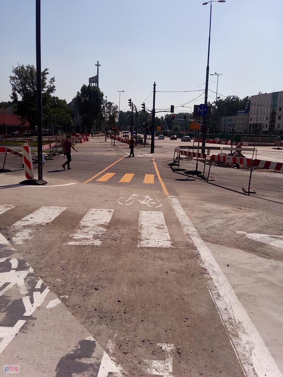 Już zrobiony nowy przejazd ddr . Trwa budowa II linii metra
