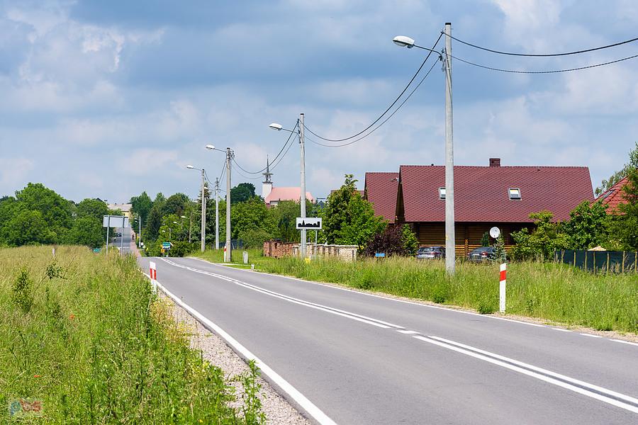 Biskupice Nowe, spojrzenie w kierunku centralnej części Biskupic.