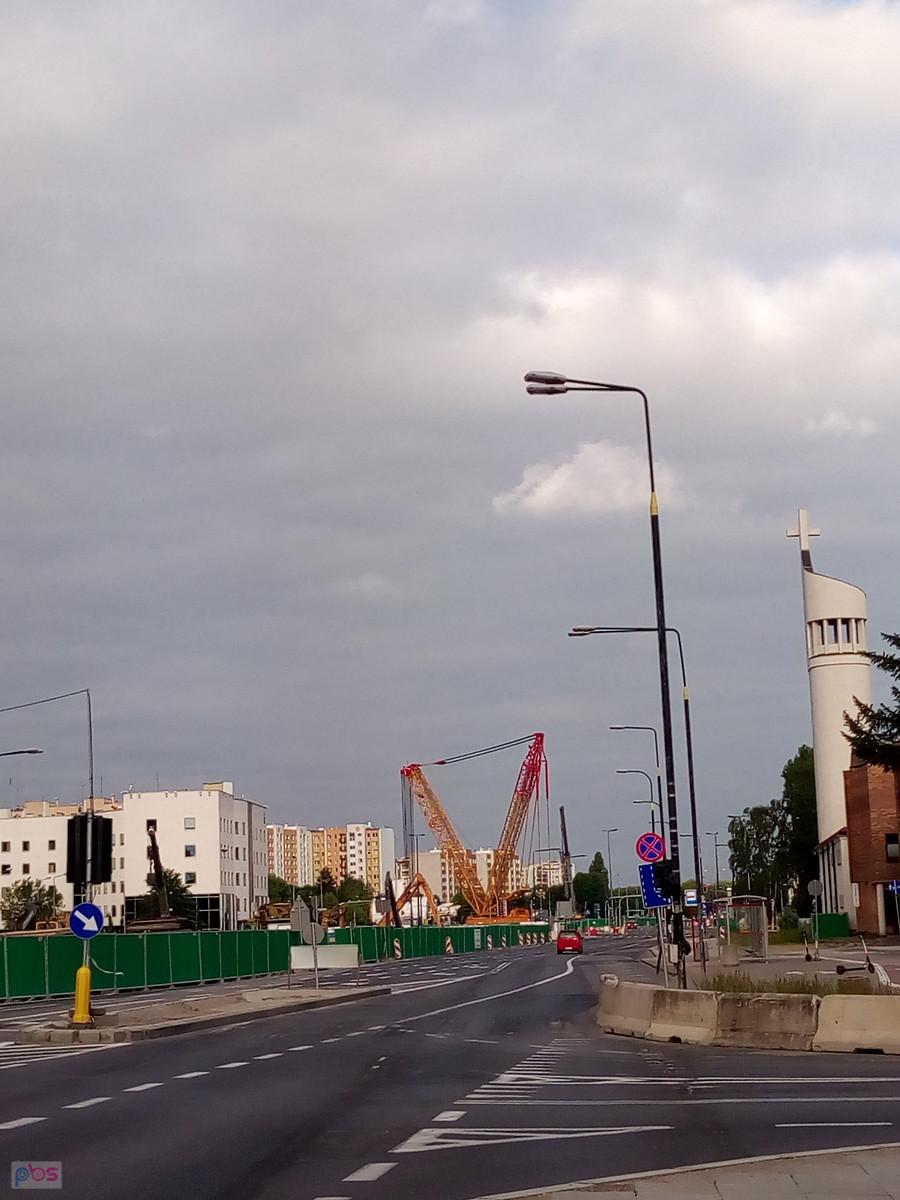 Dźwig na budowie metra już gotowy