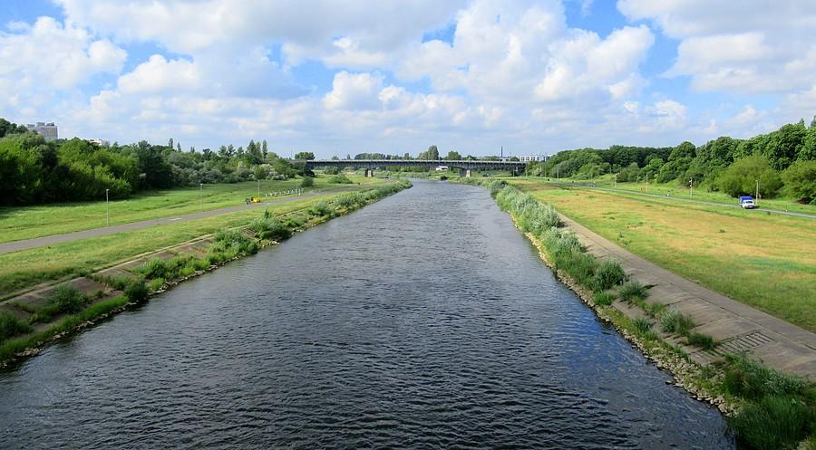 Widok na Wartę (kierunek południowy) z Mostu Rocha, Poznań