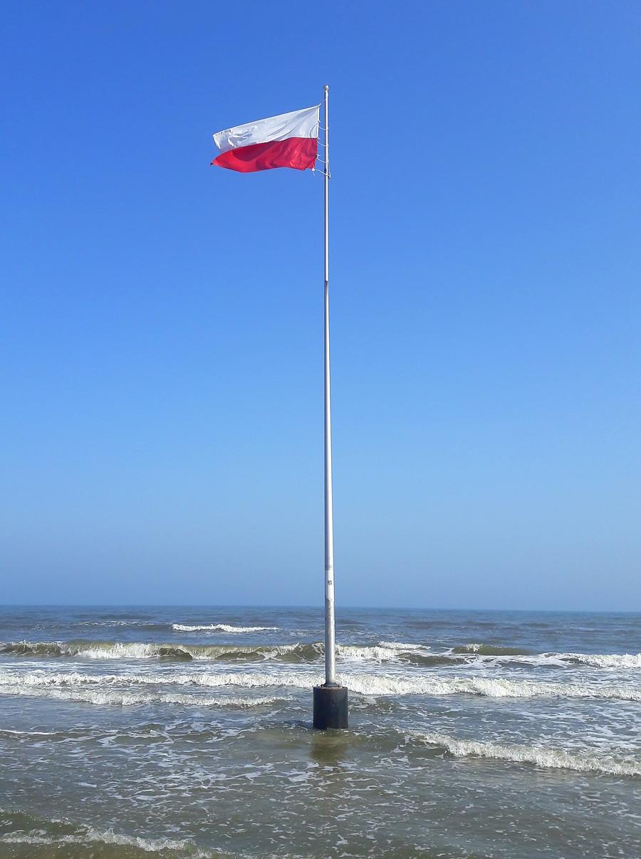 "Polska. Mieszkam w Polsce..."