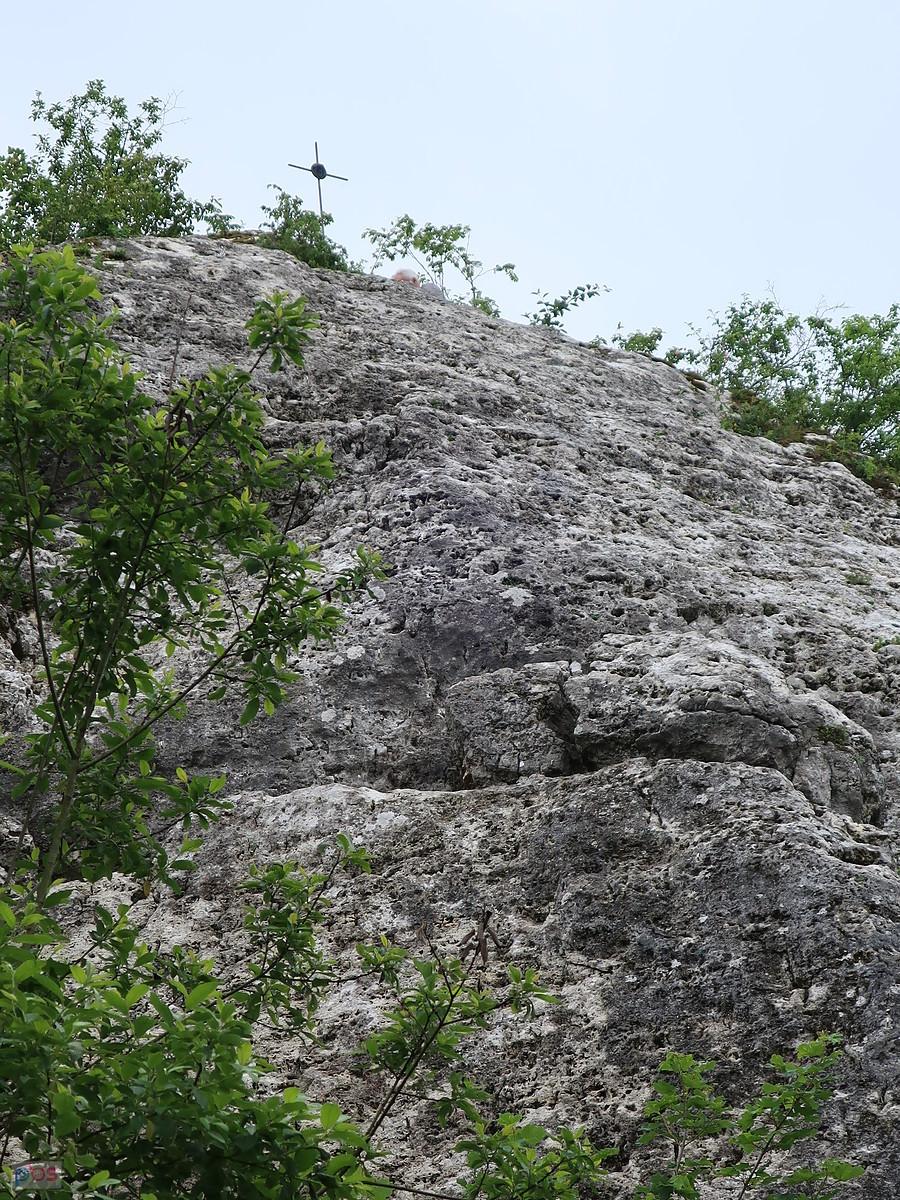 Krzyż na skale Polny Kamień