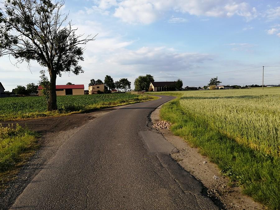 Fotka robiona podczas jazdy w rewirze klimatycznych zadupi pod Stawiszynem.