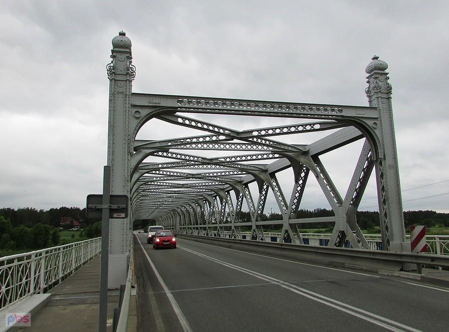 Dwa przęsła mostu z Fordonu od 1952 roku są przeprawą przez Narew