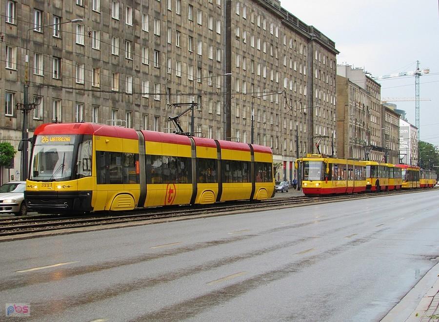 Tramwaje w korku w al. Solidarności