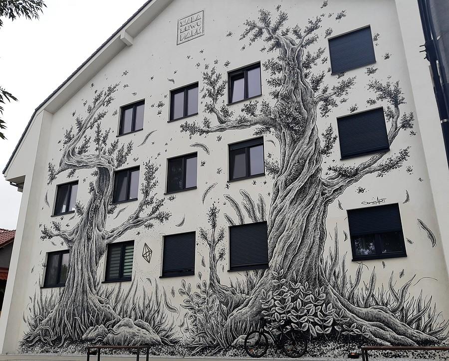 Genialne graffiti na elewacji, ciągle zachwyca, Swarzędz