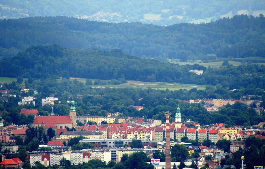 Centrum Jeleniej Góry, zerknięcie z Góry Szybowcowej