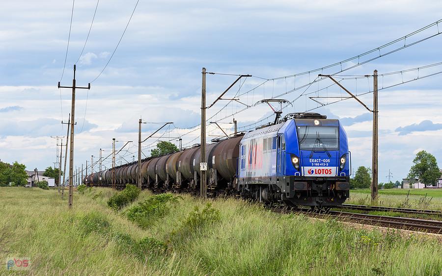 Dragon - E6ACT-006 przemierza szlak Magistrali węglowej: Rusiec Łódzki - Chorzew-Siemkowice, mijając tereny wsi Huta.
