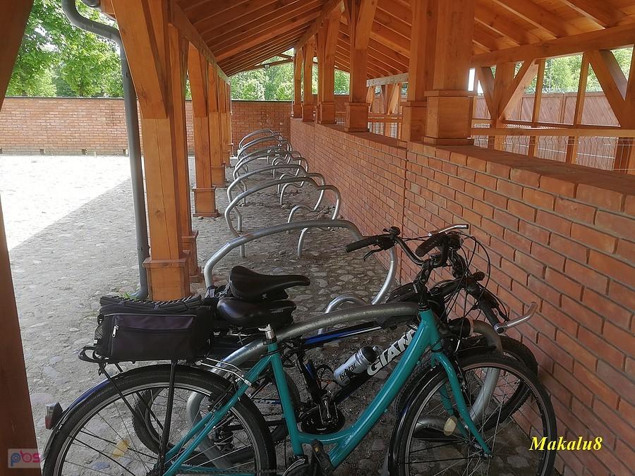 Żubrzy parking rowerowy