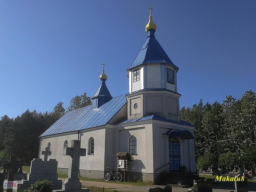 Dubiny-cerkiew na cmentarzu