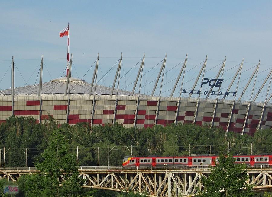 Pociąg z Łodzi na Moście Średnicowym