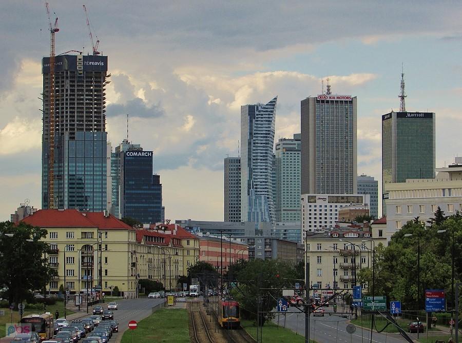 Varso Tower pnie się do góry