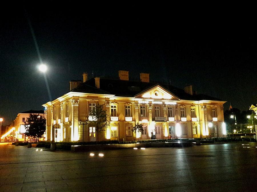 Biblioteka Kraków w budynku starego dworca PKP.