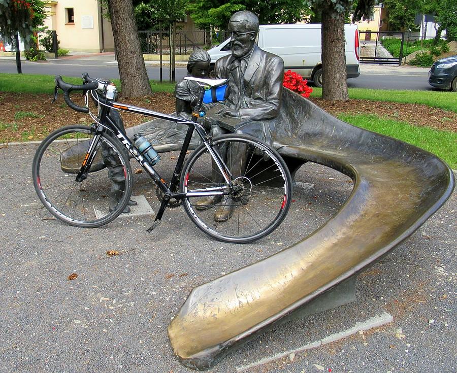 Ławeczka Bojanowskiego, Luboń