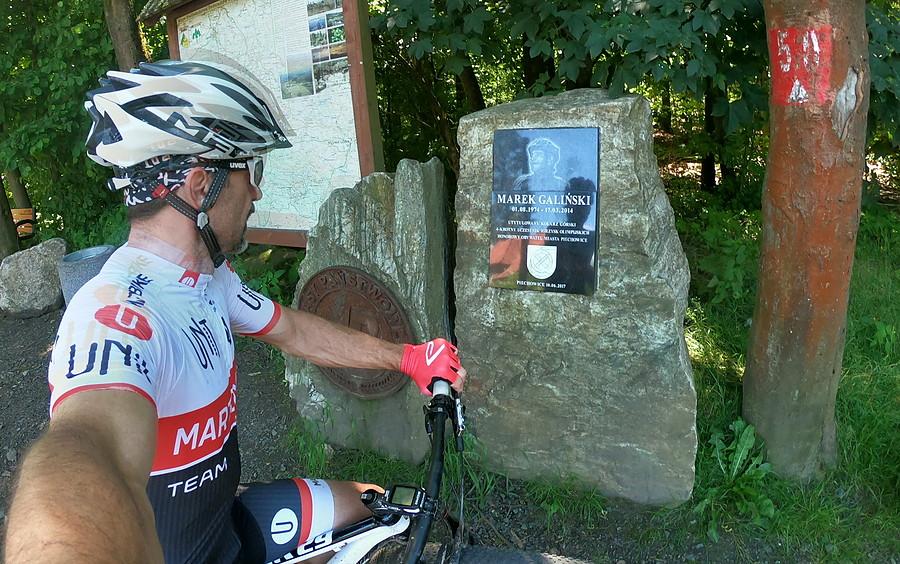 Odwiedziliśmy w Piechowicach tablicę pamiątkową o Marku Galińskim