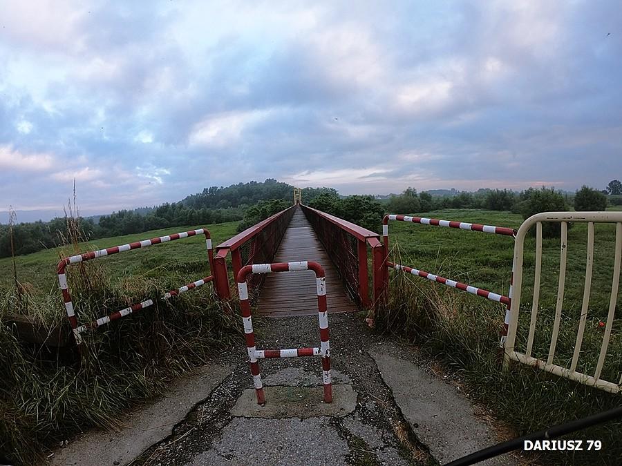 Mikulszowice - Kładka na rzece Raba