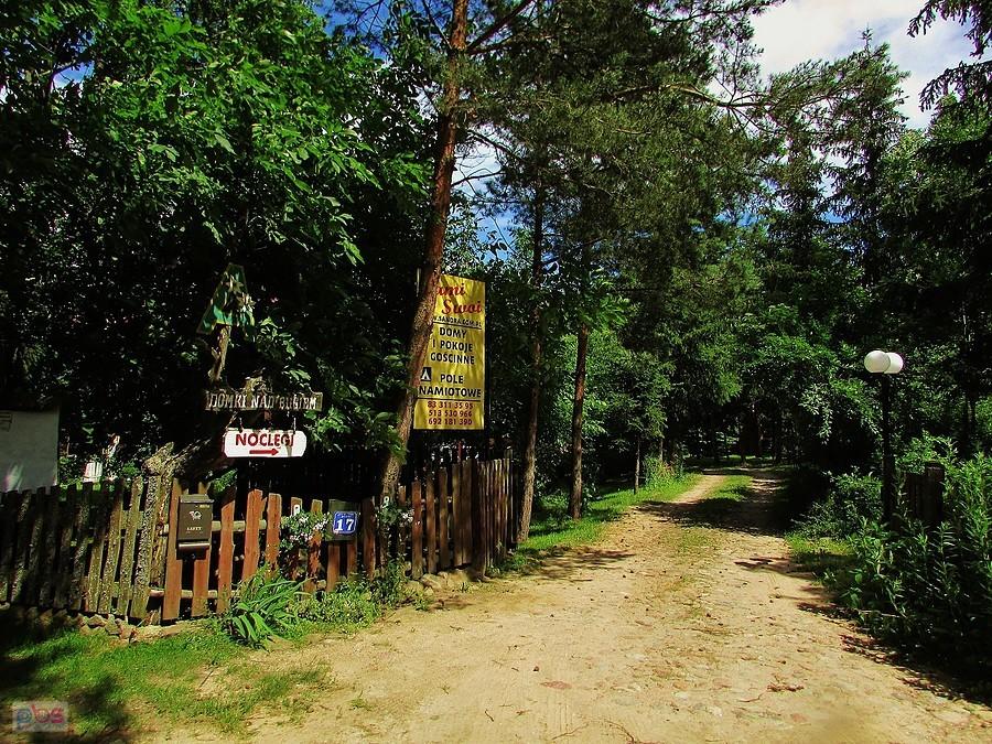 Domki nad Bugiem i pole namiotowe