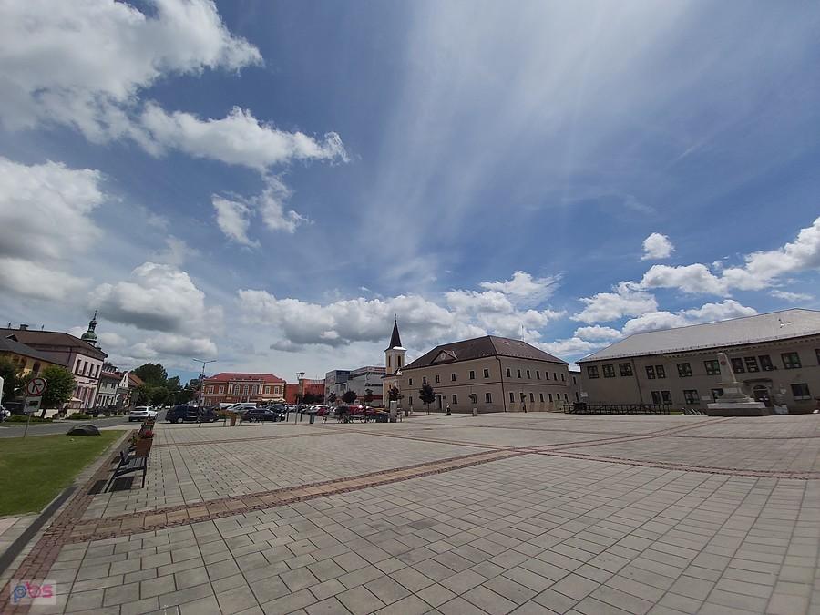 Na rynku w Trstenie